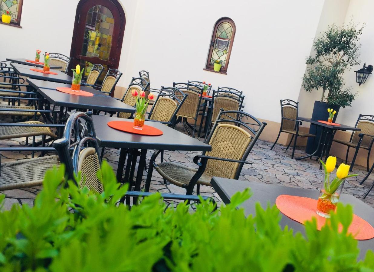 Altdeutsche Weinstube Hotel Рюдесхайм ам Рейн Екстериор снимка