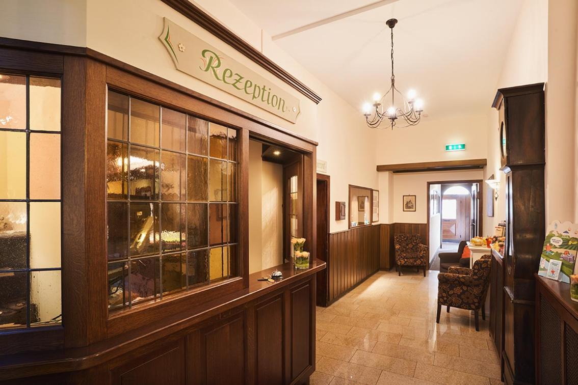 Altdeutsche Weinstube Hotel Рюдесхайм ам Рейн Екстериор снимка