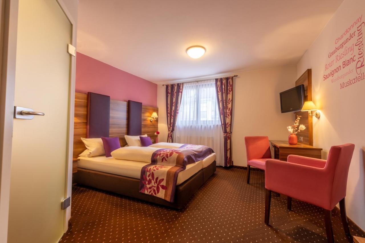 Altdeutsche Weinstube Hotel Рюдесхайм ам Рейн Екстериор снимка