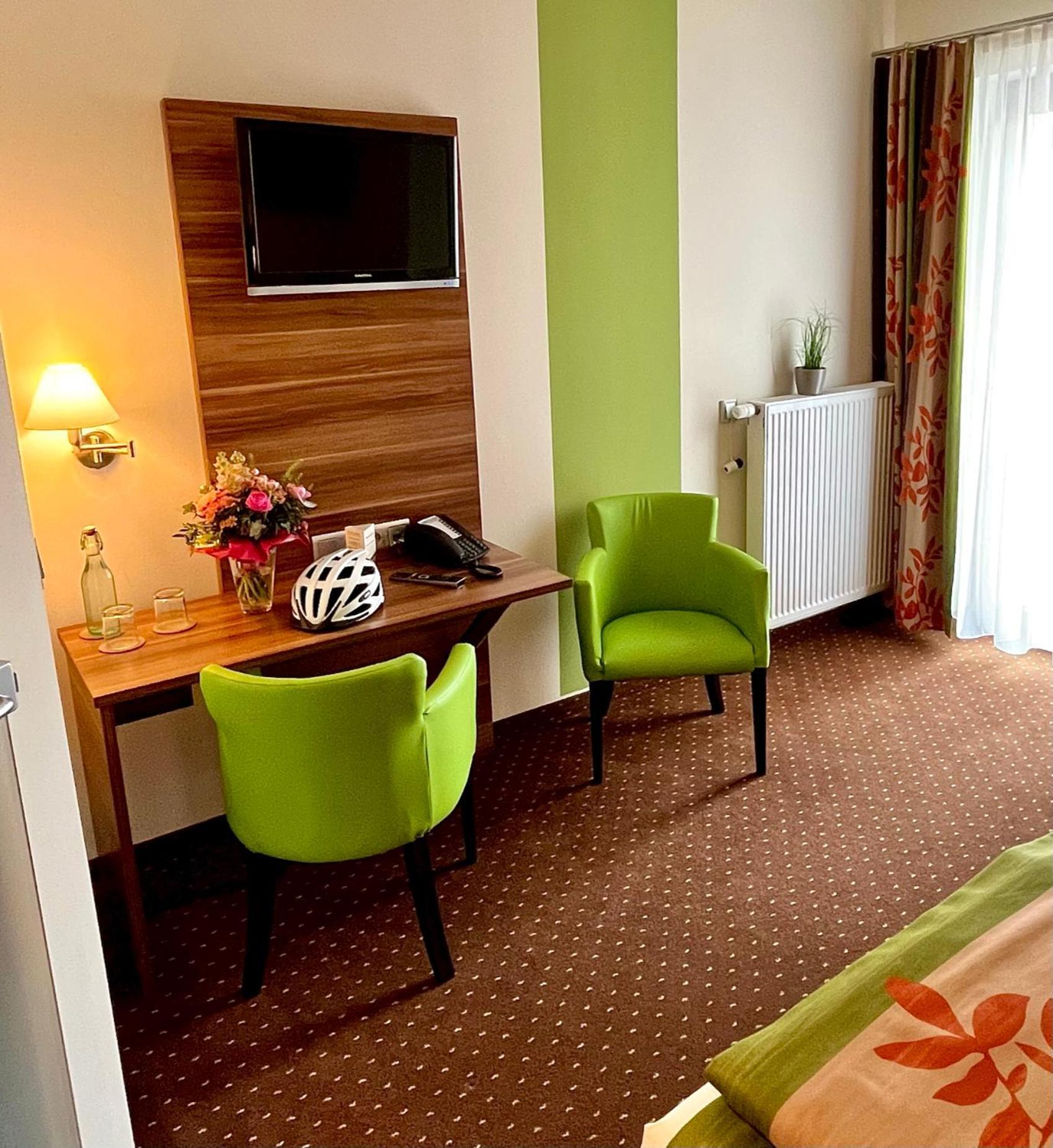 Altdeutsche Weinstube Hotel Рюдесхайм ам Рейн Екстериор снимка