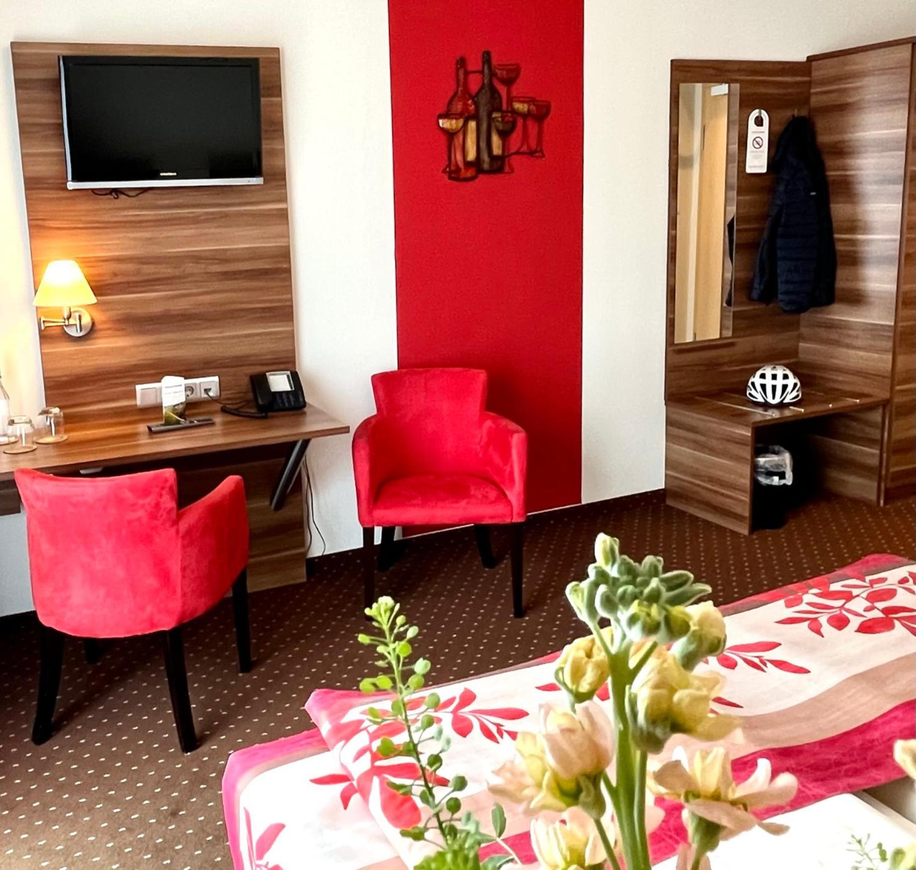 Altdeutsche Weinstube Hotel Рюдесхайм ам Рейн Екстериор снимка