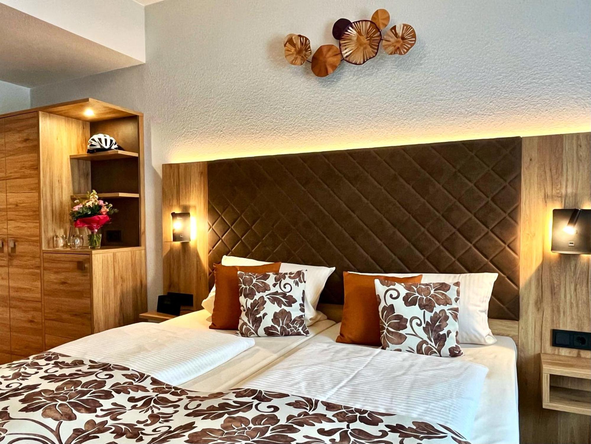 Altdeutsche Weinstube Hotel Рюдесхайм ам Рейн Екстериор снимка