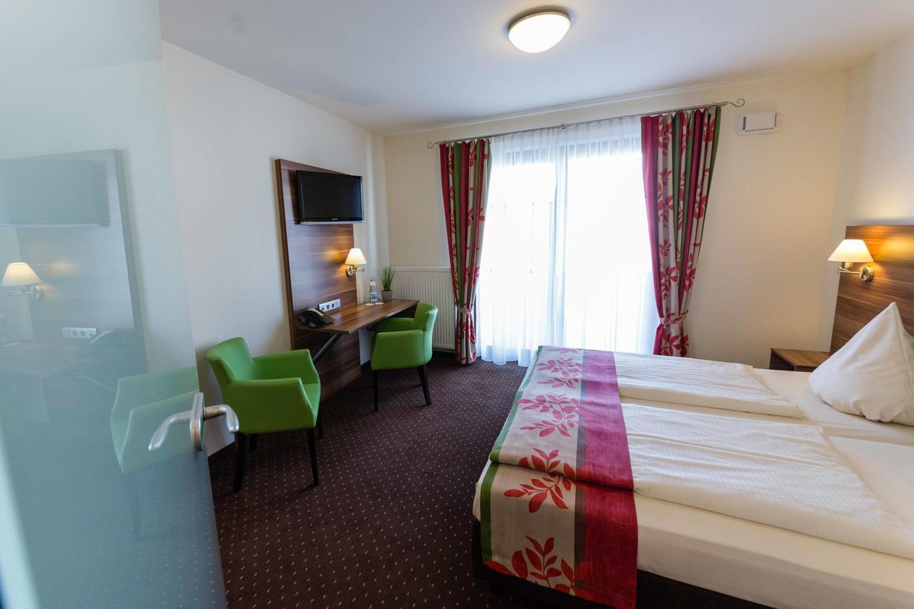 Altdeutsche Weinstube Hotel Рюдесхайм ам Рейн Екстериор снимка