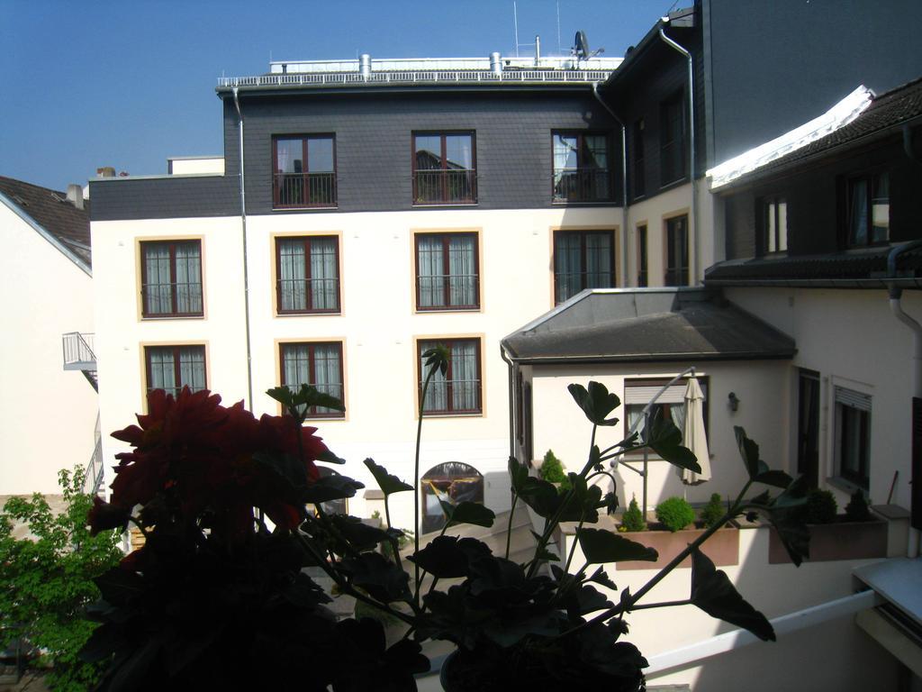 Altdeutsche Weinstube Hotel Рюдесхайм ам Рейн Екстериор снимка