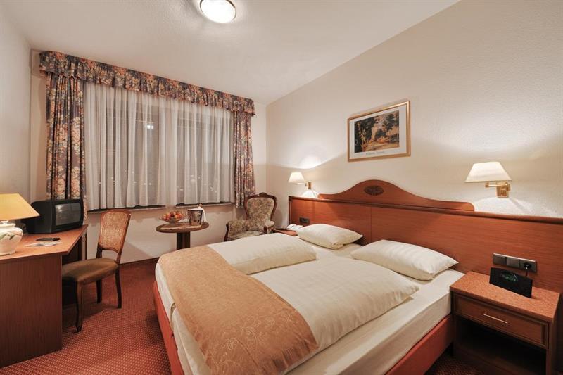 Altdeutsche Weinstube Hotel Рюдесхайм ам Рейн Екстериор снимка